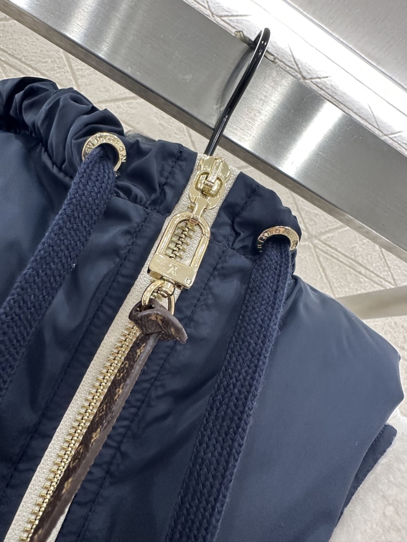 l0vis Vvtt0n outwear